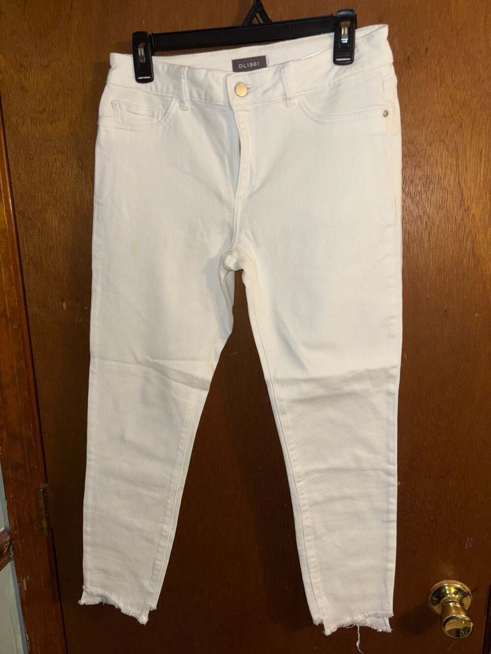 DL1961 White Skinny Jeans with Raw Hem Size 29